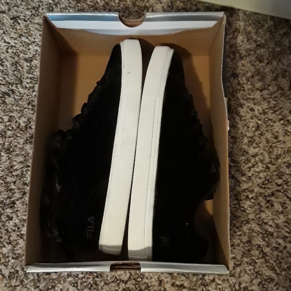 Womens FILA /Amalfi Velvet sneaker